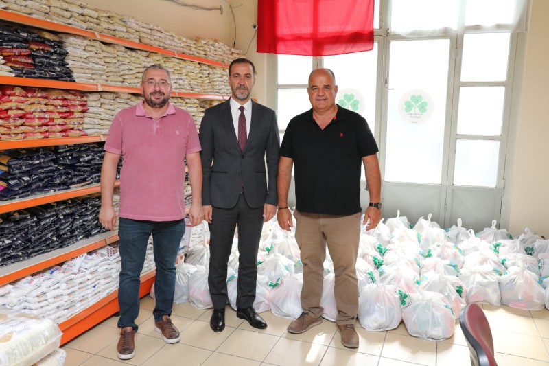 HAYIRSEVERLERDEN SİLİVRİ GIDA BANKASI’NA DESTEK