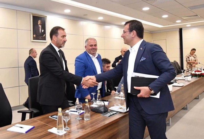 BAŞKAN YILMAZ, BELEDİYE BAŞKANLARI TOPLANTISINA KATILDI