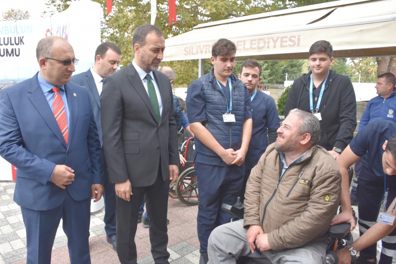 ENGELLİ BİREYLERE AKÜLÜ VE TEKERLEKLİ SANDALYE DESTEĞİ silivri.bel.tr