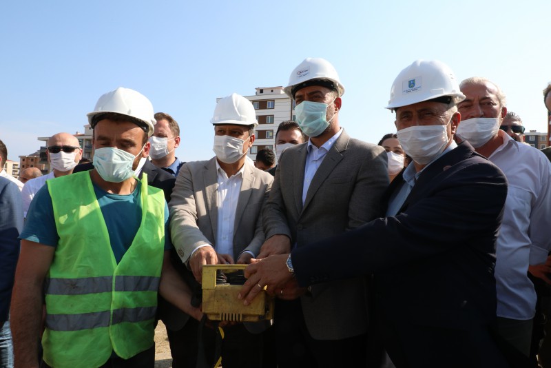 SİLİVRİ BELEDİYESİ YÜZME HAVUZUNUN TEMELİ ATILDI