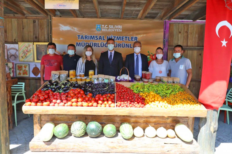 ATALIK TOHUMDAN ÜRETİLEN SEBZE VE MEYVELER KÖY PAZARINDA