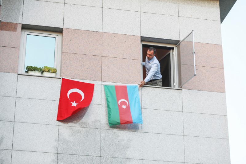 BAŞKAN YILMAZ’DAN AZERBAYCAN’A BAYRAKLI DESTEK