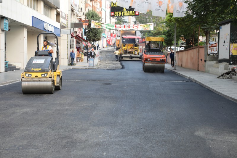 HACI PERVANE CADDESİ BAŞTAN SONA YENİLENDİ