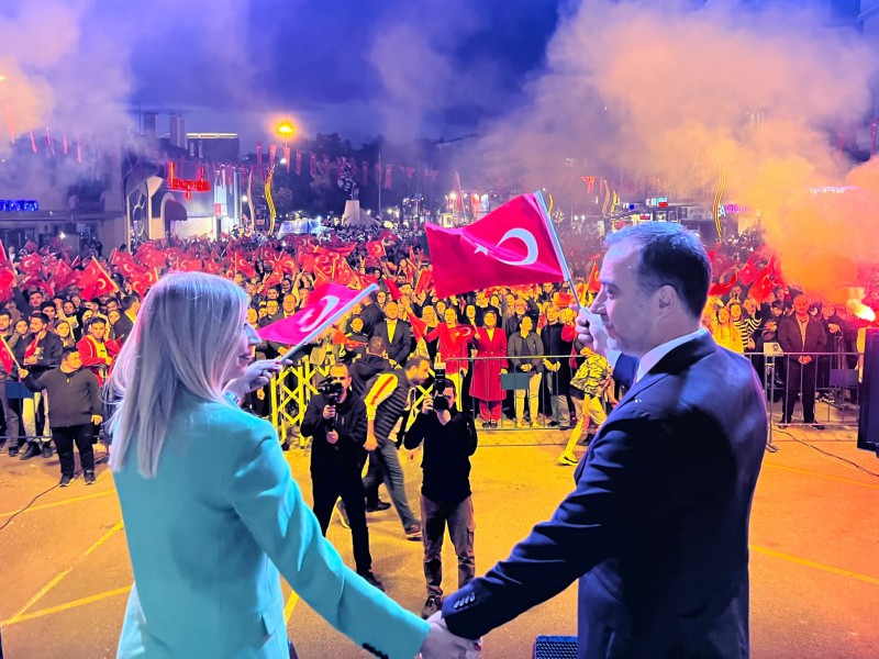 SİLİVRİ 19 MAYIS’TA KIRMIZI BEYAZA BÜRÜNDÜ