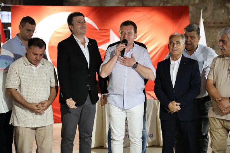 Başkan Balcıoğlu ve Çatalca Belediye Başkanı Erhan Güzel Depreme Duyarlılık Sergisi'nde Bir Araya Geldi