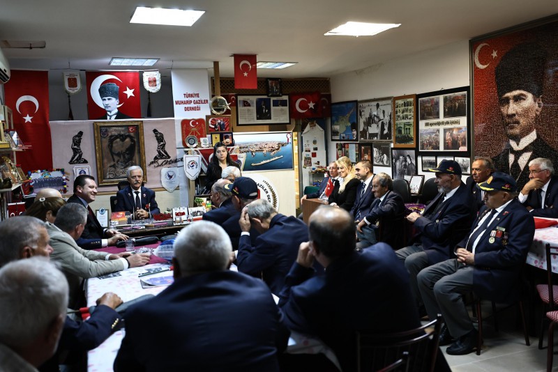 Silivri Belediye Başkanı Bora Balcıoğlu, Gaziler Günü’nde Türkiye Muharip Gaziler Derneği Silivri Şubesi’ni Ziyaret Etti