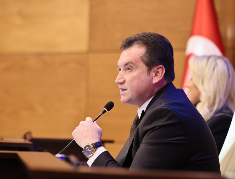 Başkan Balcıoğlu Aralık ayı Meclis Toplantısı’nda konuştu: “Çaresiz hissettiğinde kimsen yoksa Silivri Belediyesi var!”