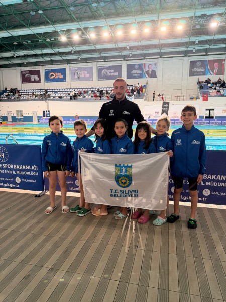 Silivri Belediyesi Yüzme Takımı, Tozkoparan’da yine gururlandırdı!