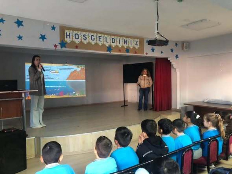 Silivri Belediyesi Gazi İlkokulu’nda Sıfır Atık semineri düzenledi