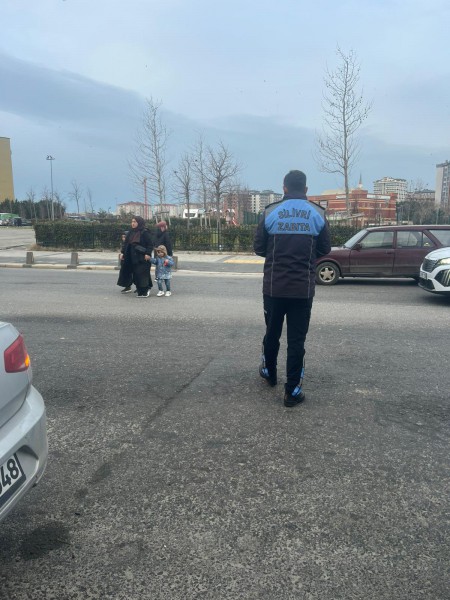 Zabıta ekipleri okul yollarında sahada