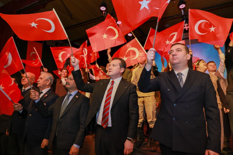 Başkan Balcıoğlu, 18 Mart nedeniyle düzenlenen salon programına katıldı