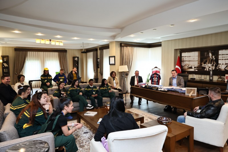 Başkan Balcıoğlu, Sitovo’dan gelen öğrencileri ağırladı
