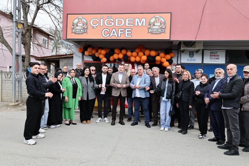 Başkan Balcıoğlu, Çiğdem Kafe’nin açılışını yaptı