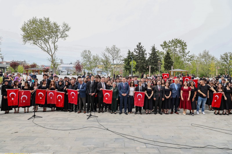 Başkan Balcıoğlu, Zeybek Gösterisi ve Çok Sesli Müzik Korosu etkinliğine katıldı