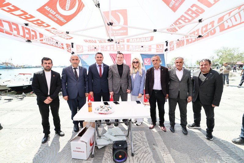 Başkan Balcıoğlu, Yeniden Refah Partisi standını ziyaret etti