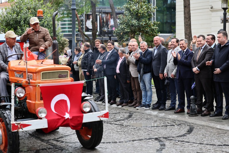 Başkan Balcıoğlu, traktör kortejine katıldı