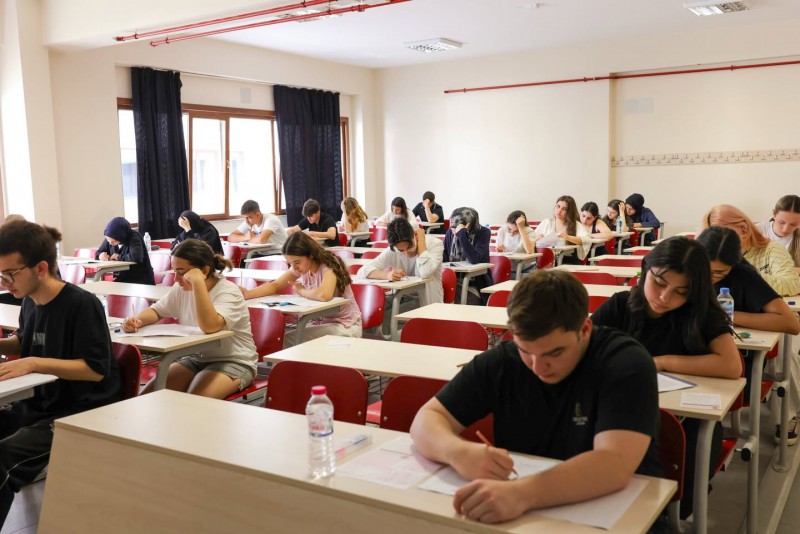 Eğitim Akademisi gençlerin sınav yolculuğunda yanında!