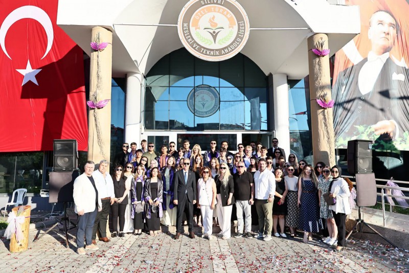 TÜRAM Mesleki ve Teknik Anadolu Lisesi Öğrencileri Mezuniyet Coşkusu Yaşadı