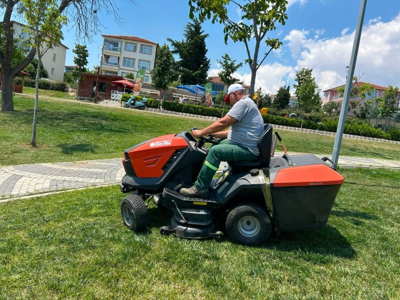 Silivri Belediyesi Park ve Yeşil Alanlarda Çalışmalarını Sürdürüyor