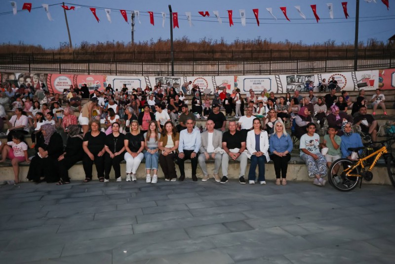 Açık Hava Sinema Geceleri Silivri’de Nostalji Dolu Bir Akşama Sahne Oldu