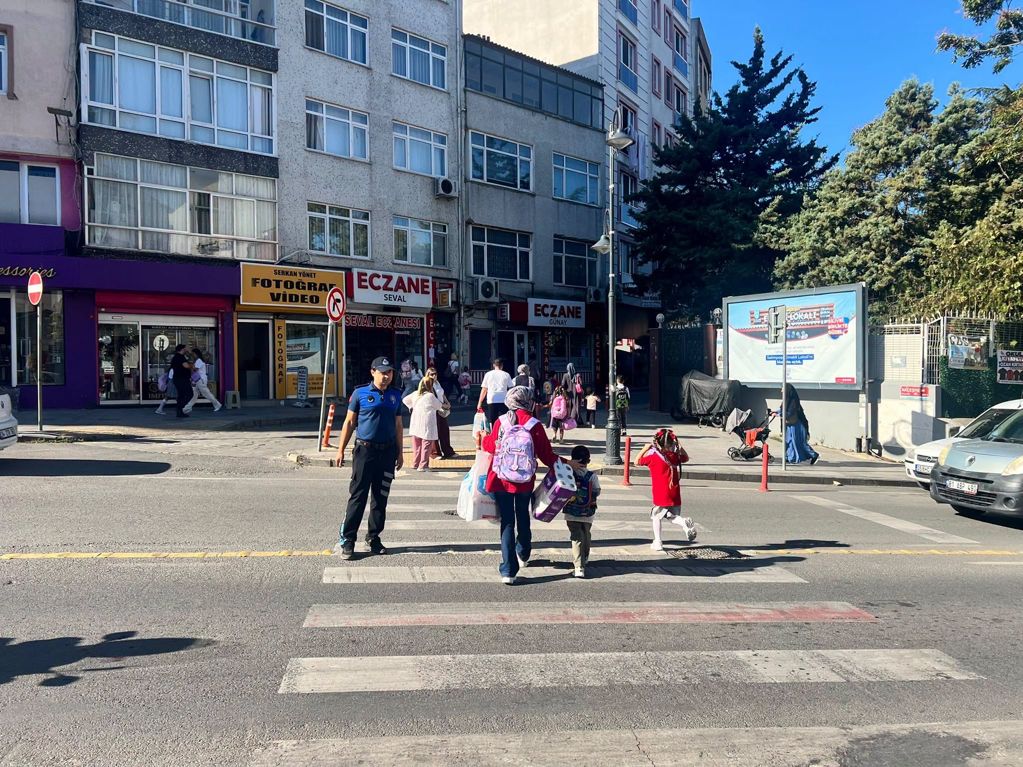 Zabıta Ekipleri Okul Güzergâhlarında Öğrencilerin Güvenliği İçin Görev Başında