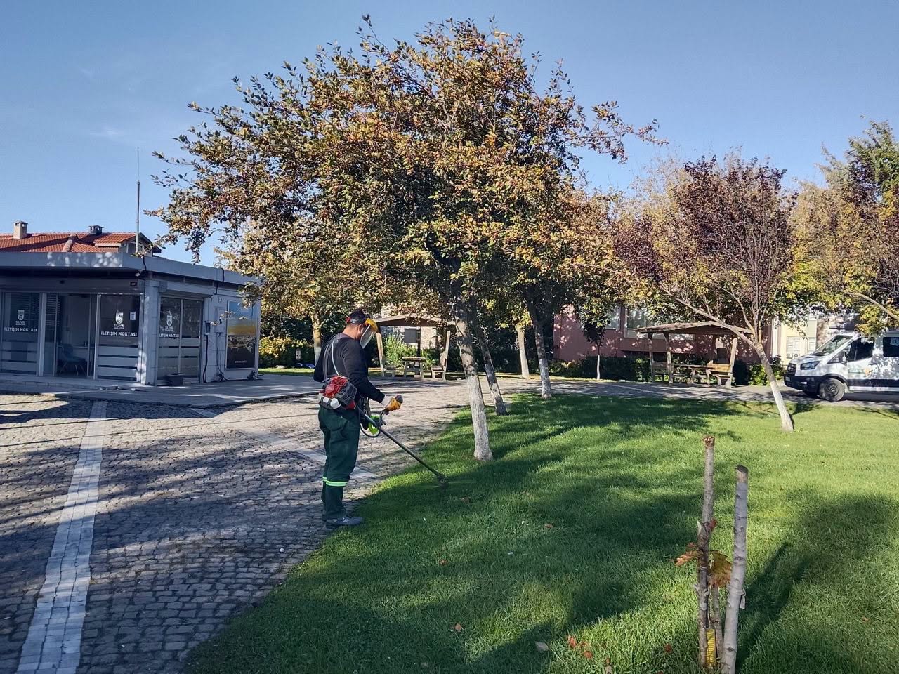 Silivri’de Yeşil Alanların Bakım ve Düzenleme Çalışmaları Devam Ediyor