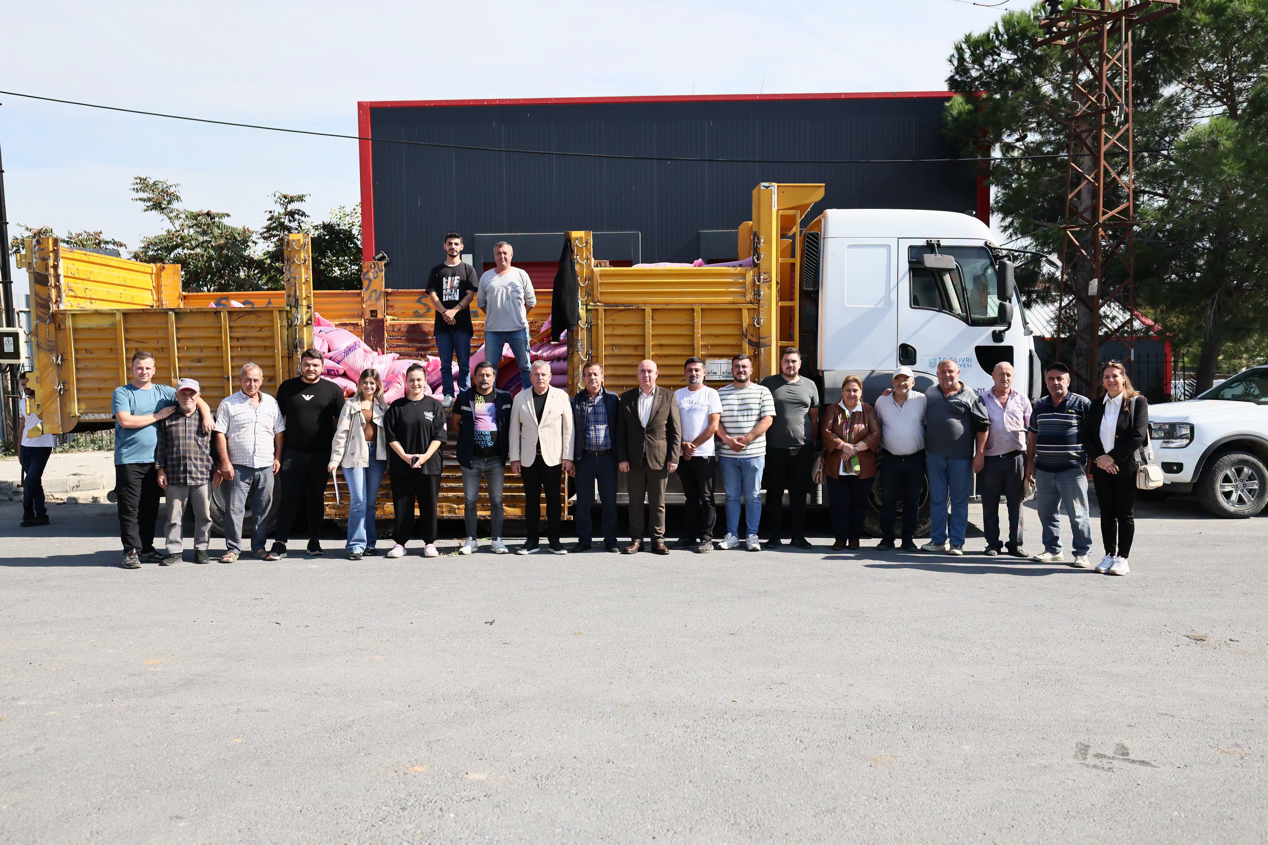 Silivri Belediyesi’nden Kurfallı’daki Üreticilere Sertifikalı Buğday Tohumu Desteği