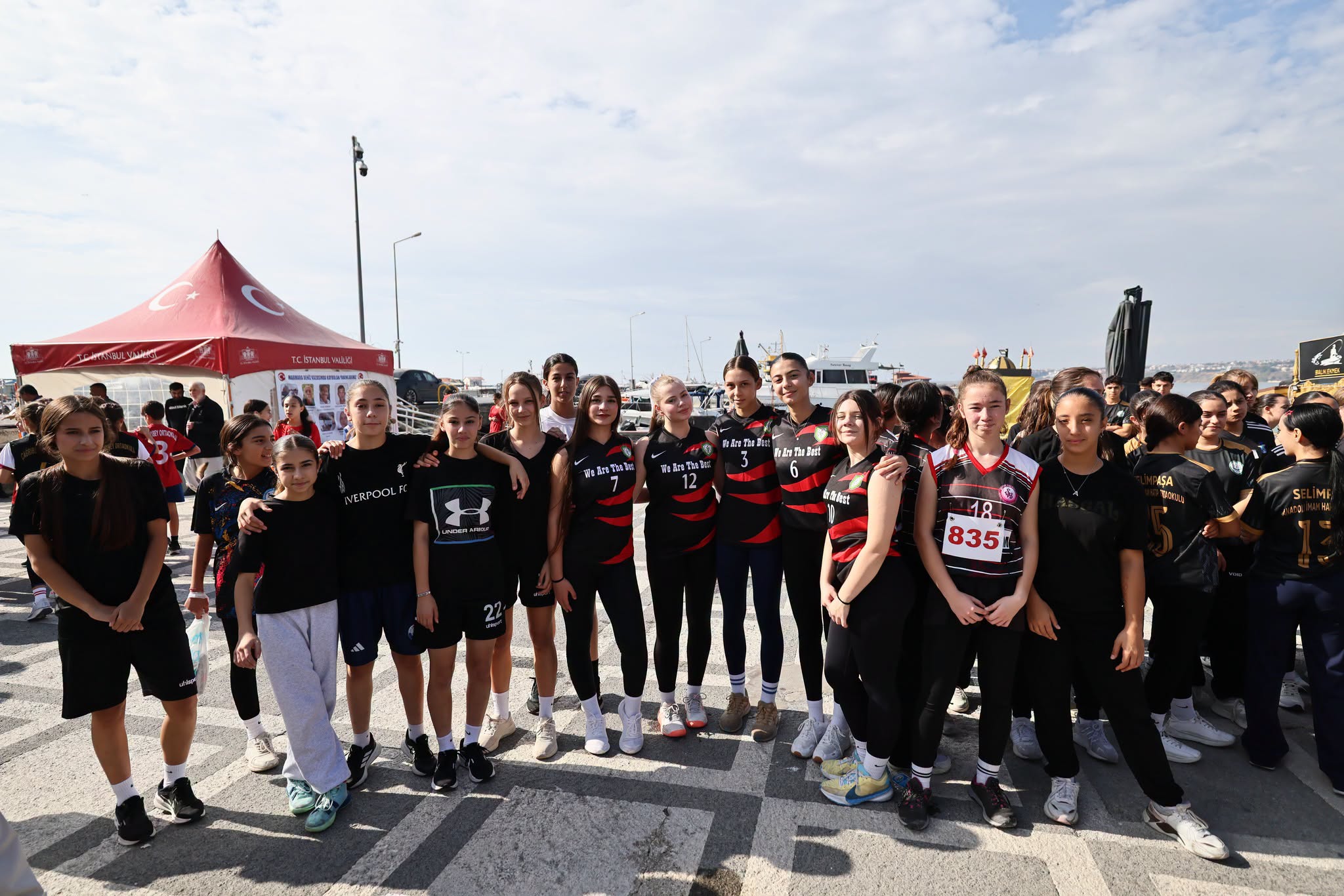Silivri Sahili’nde Okullar Arası 29 Ekim Cumhuriyet Koşusu Gerçekleştirildi