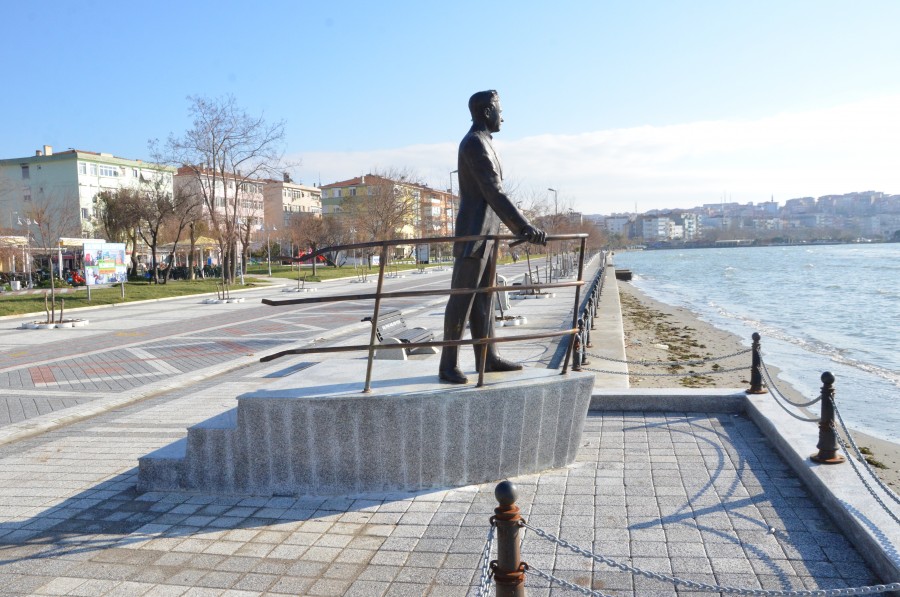 silivri nazÄ±m hikmet heykeli ile ilgili gÃ¶rsel sonucu